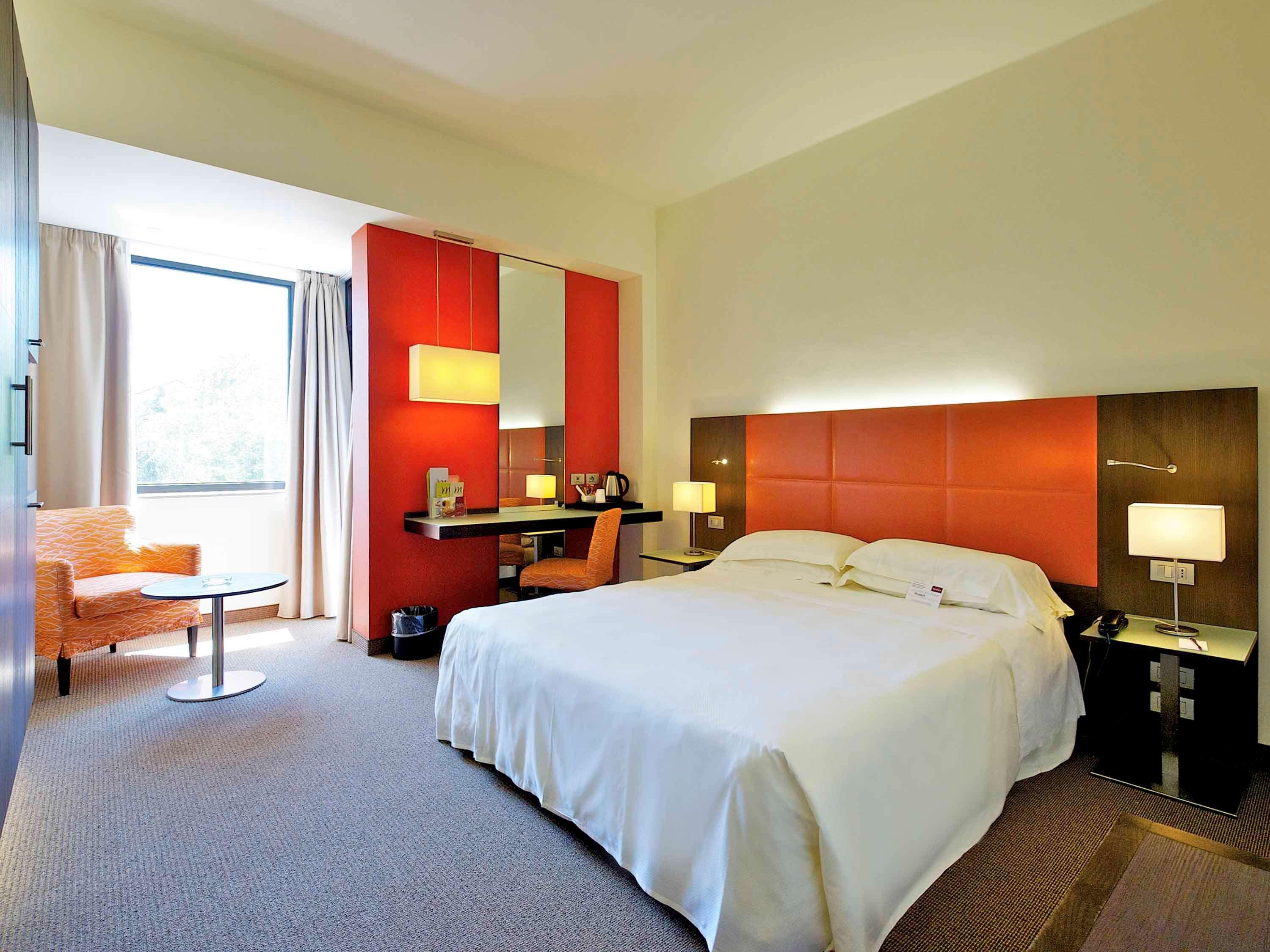 Mercure Reggio Emilia Centro Astoria Esterno foto