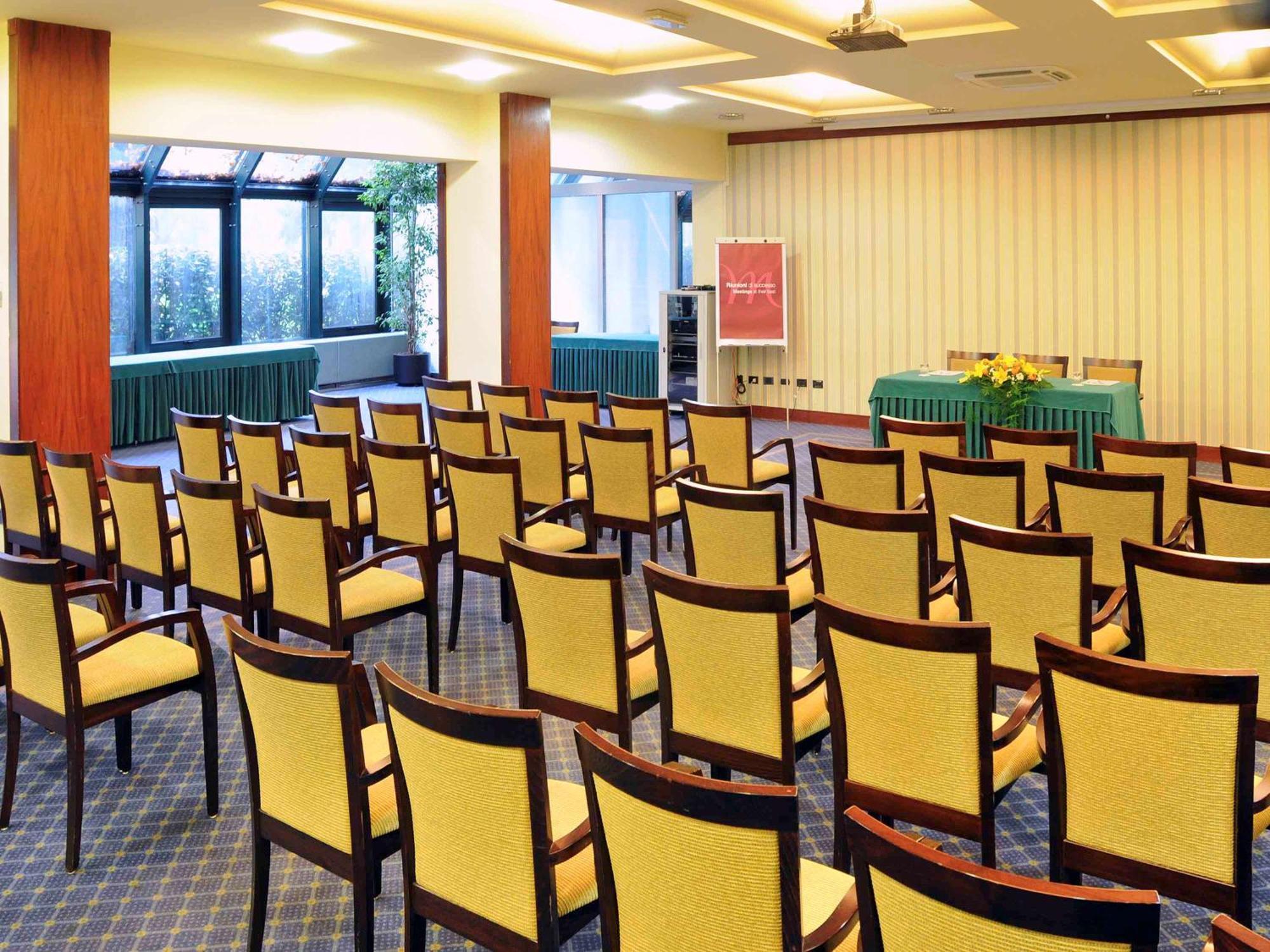Mercure Reggio Emilia Centro Astoria Esterno foto